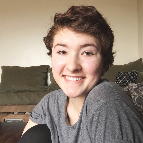 Meet your Posher, Kellie - Picture 1 of 1